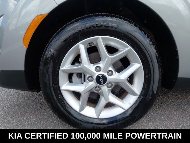 Certified 2025 Kia Soul LX w/ LX Technology Package FWD image 10