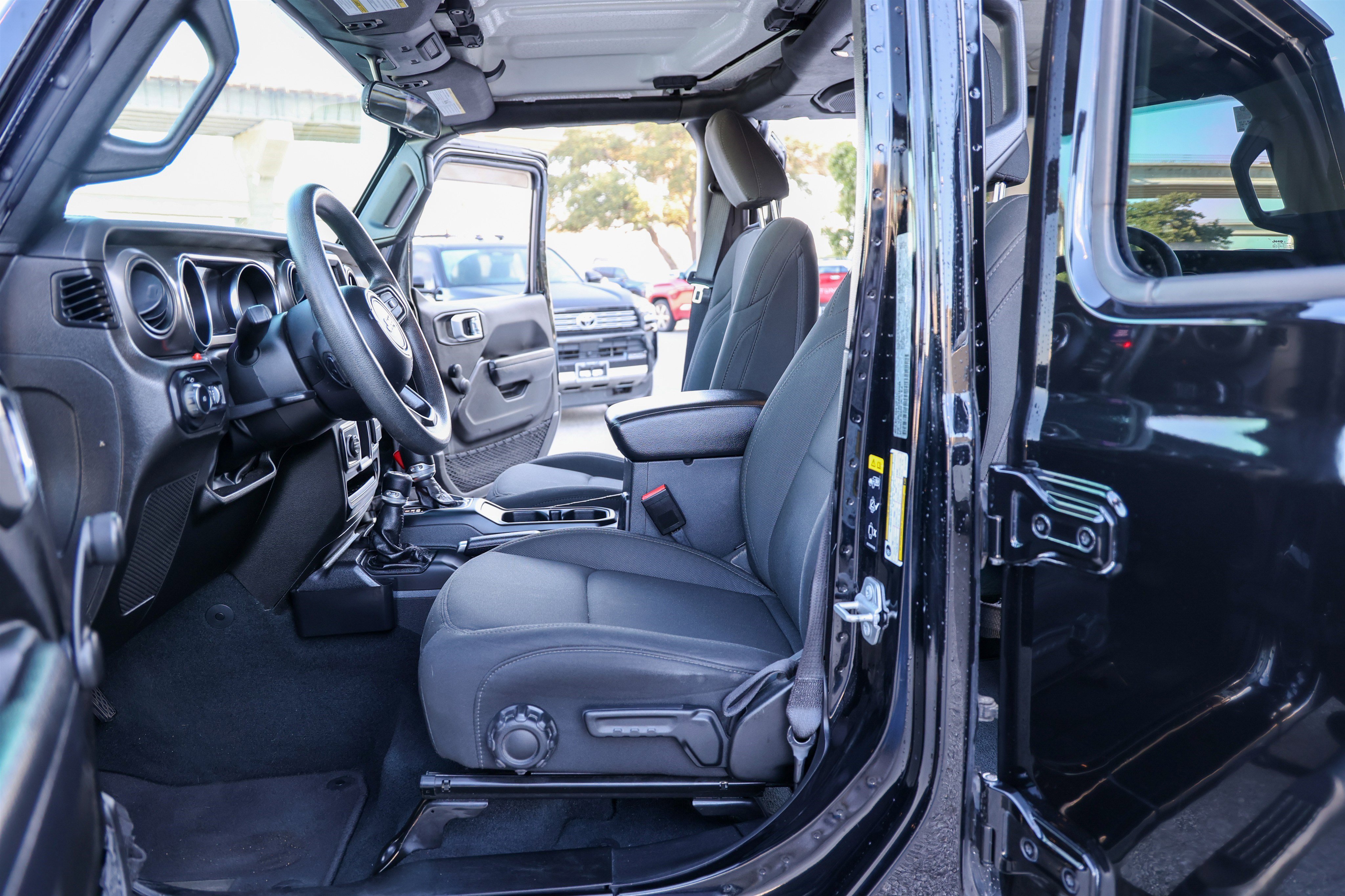 Used 2022 Jeep Wrangler Unlimited Sport AWD/4WD image 28