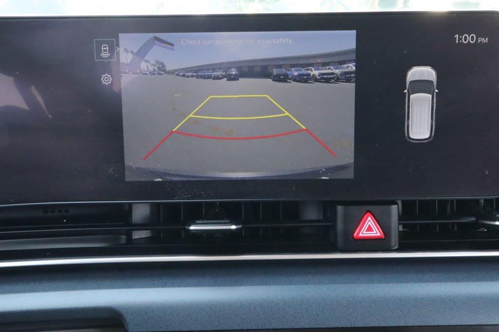 Used 2025 Kia Carnival EX FWD image 25
