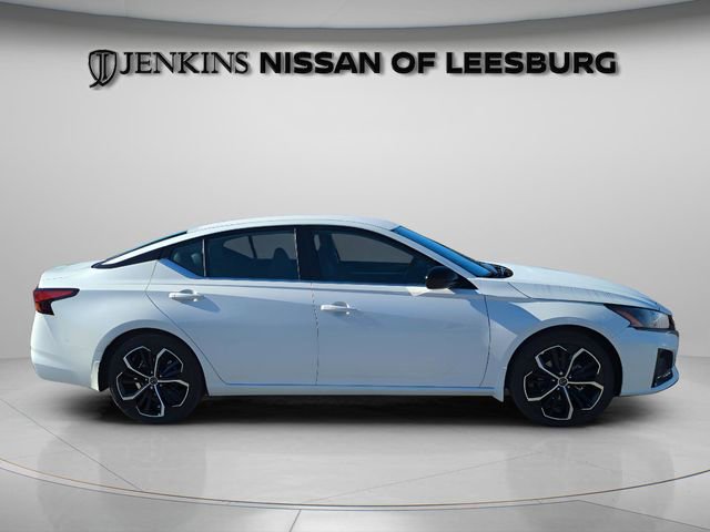 New 2025 Nissan Altima 2.5 SR image 11