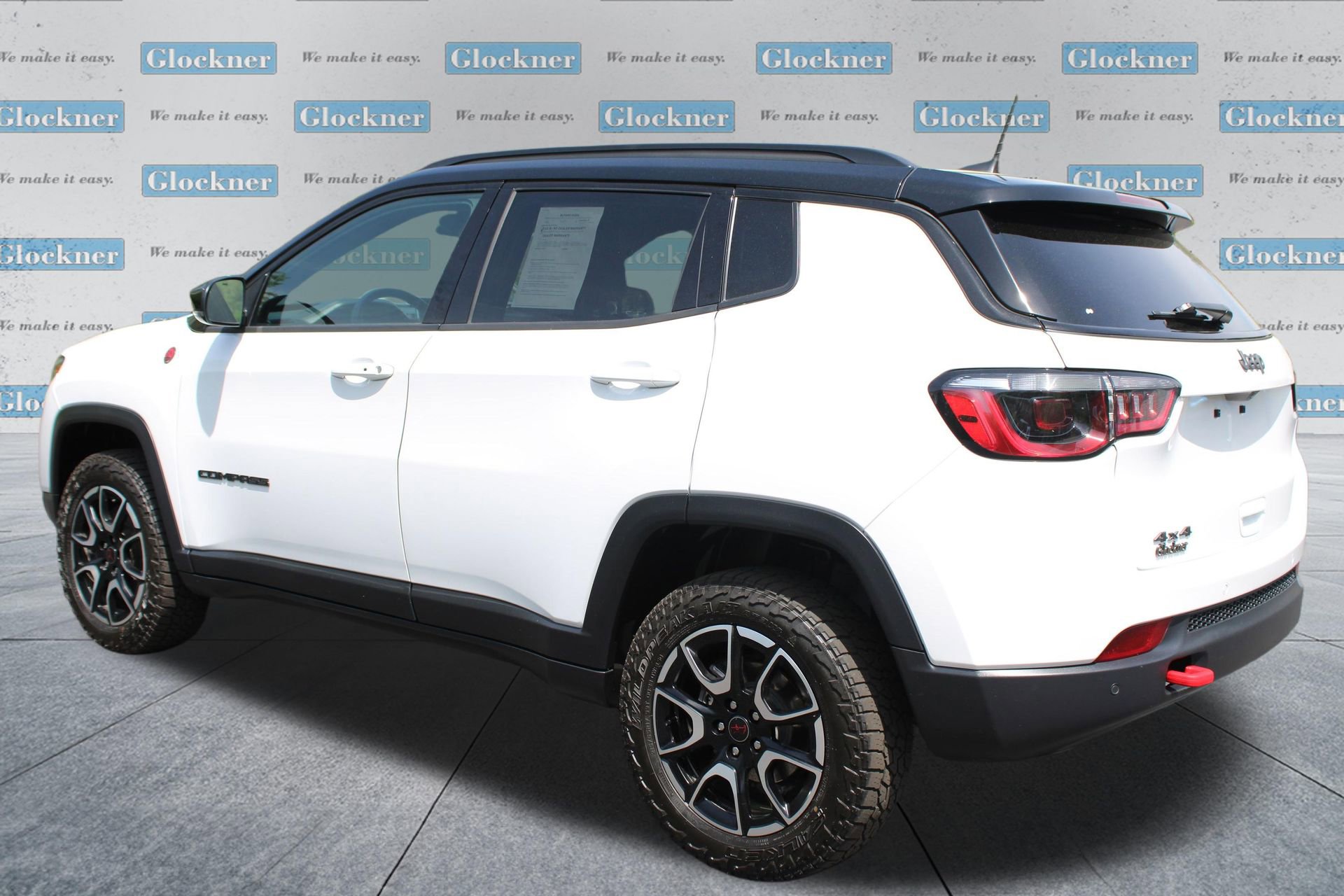 Used 2025 Jeep Compass Trailhawk AWD/4WD image 12