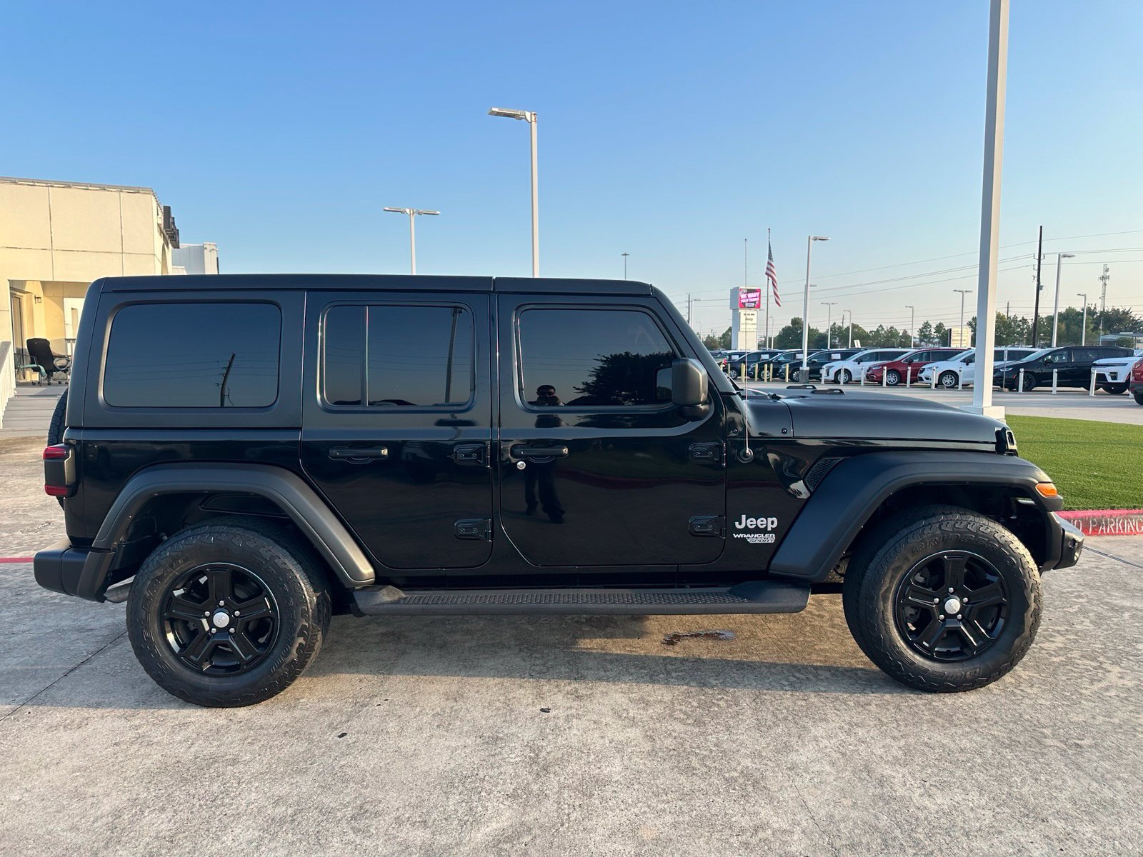 Used 2019 Jeep Wrangler Unlimited Sport S AWD/4WD image 8