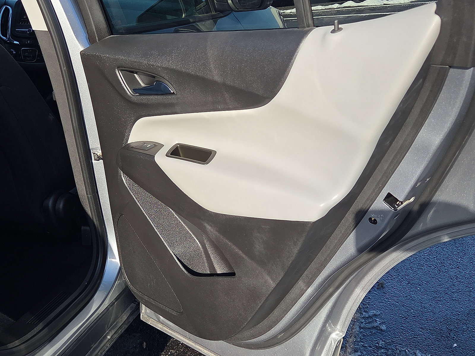 Used 2023 Chevrolet Equinox LS w/ LS Convenience Package image 19