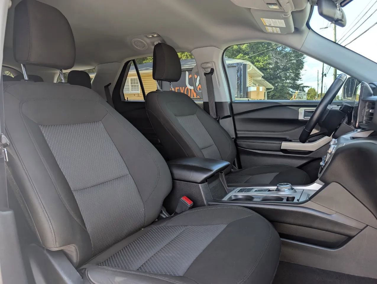 Used 2022 Ford Explorer XLT image 39