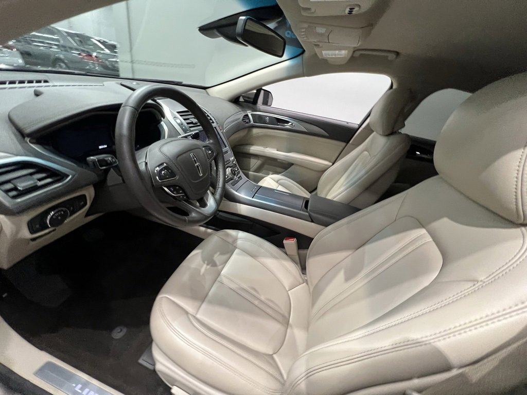 Used 2019 Lincoln MKZ Premiere image 19
