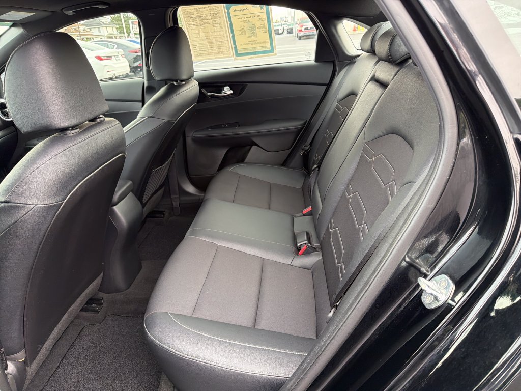 Used 2023 Kia Forte GT-Line w/ GT-Line Premium Package FWD image 17