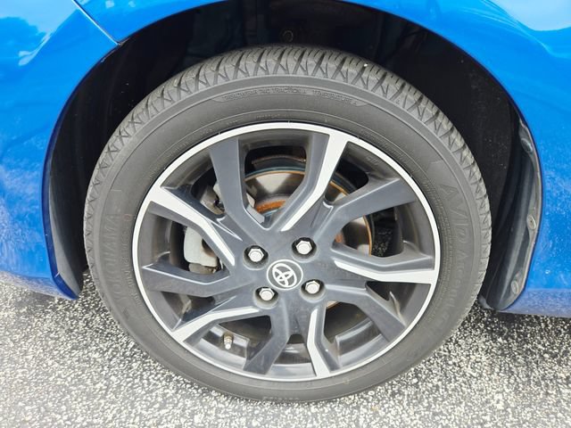 Used 2015 Toyota Yaris SE FWD image 29