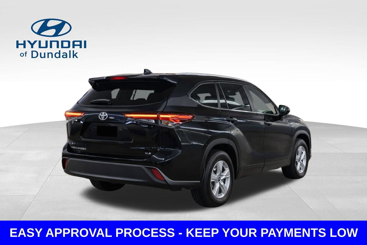 Used 2025 Toyota Highlander LE image 2