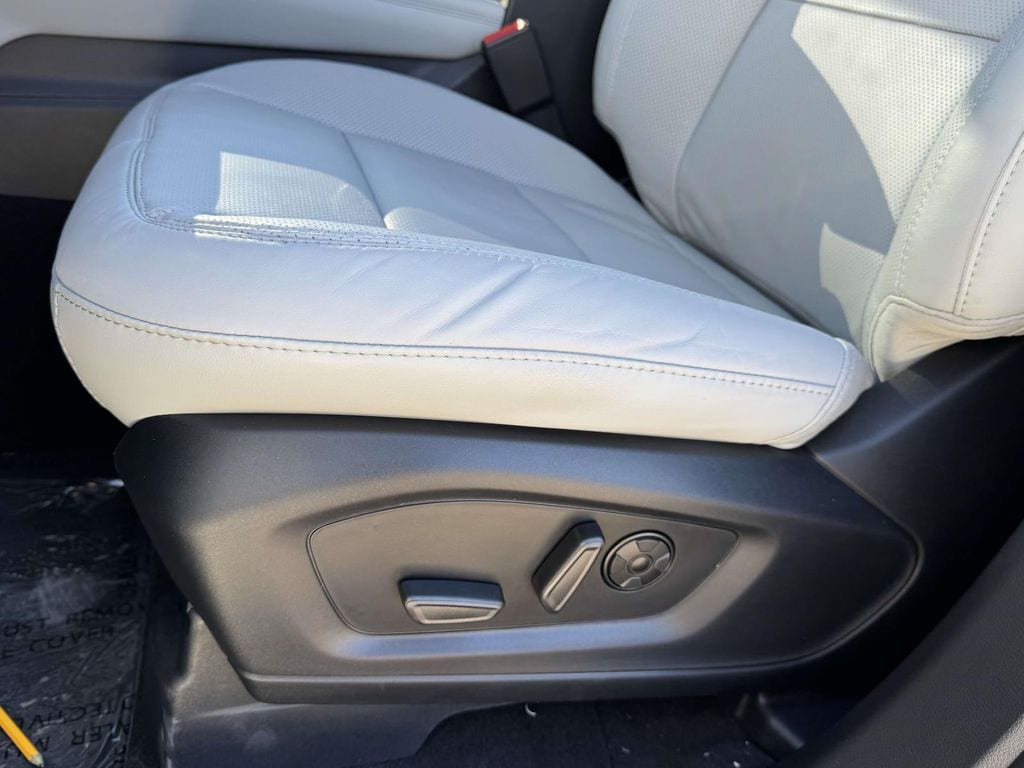 New 2026 Ford Explorer Platinum w/ LUX Leather Package AWD/4WD image 19
