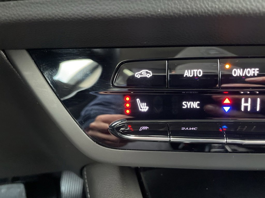 Used 2023 Buick Envision Essence image 23