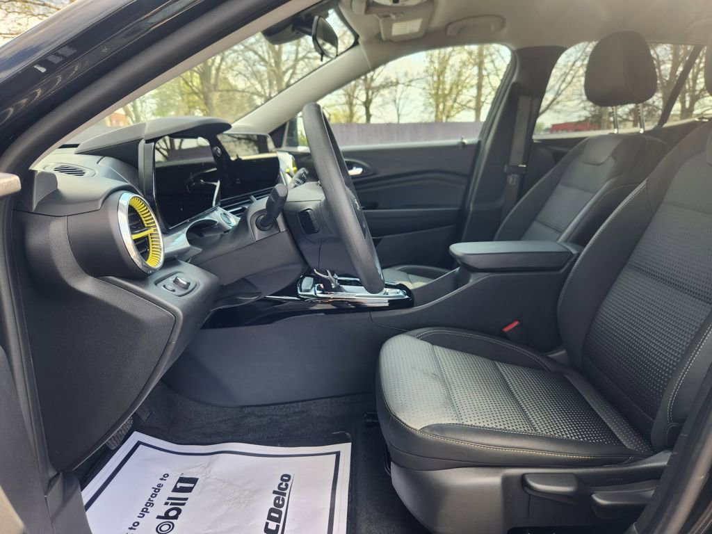 Used 2026 Chevrolet Trax LT FWD image 21