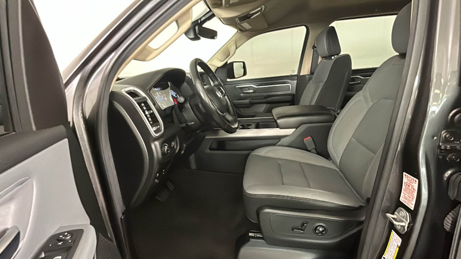 Used 2020 RAM 1500 Big Horn AWD/4WD image 14