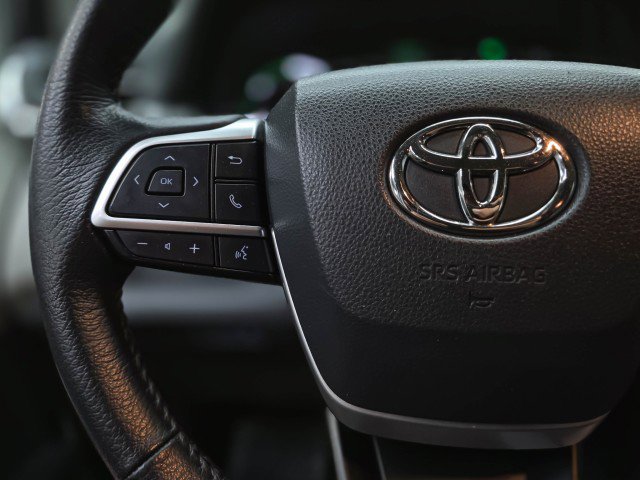 Used 2023 Toyota Sienna XLE FWD image 23