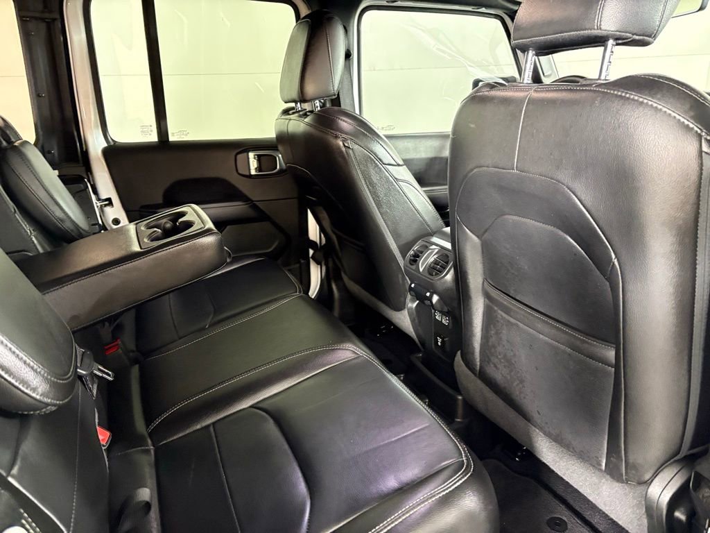 Used 2022 Jeep Wrangler Unlimited Sahara image 17