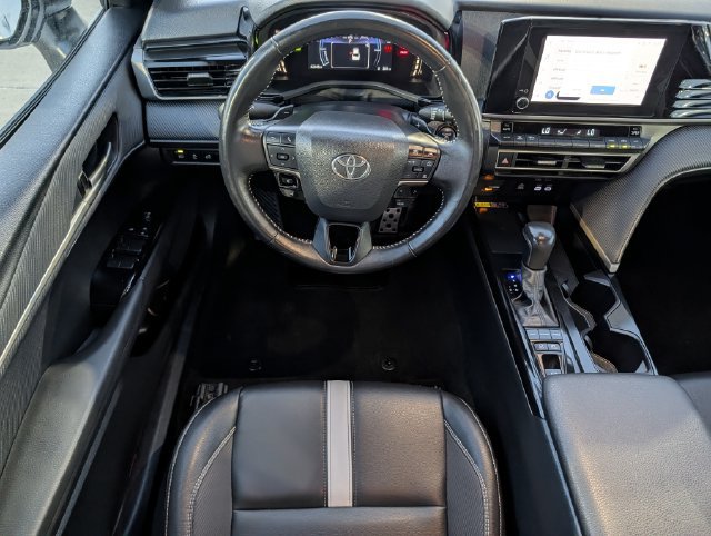 Used 2025 Toyota Camry SE FWD image 12