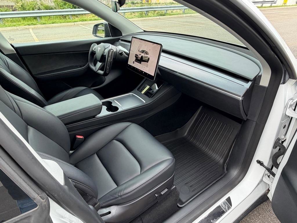 Used 2022 Tesla Model Y Performance AWD/4WD image 18