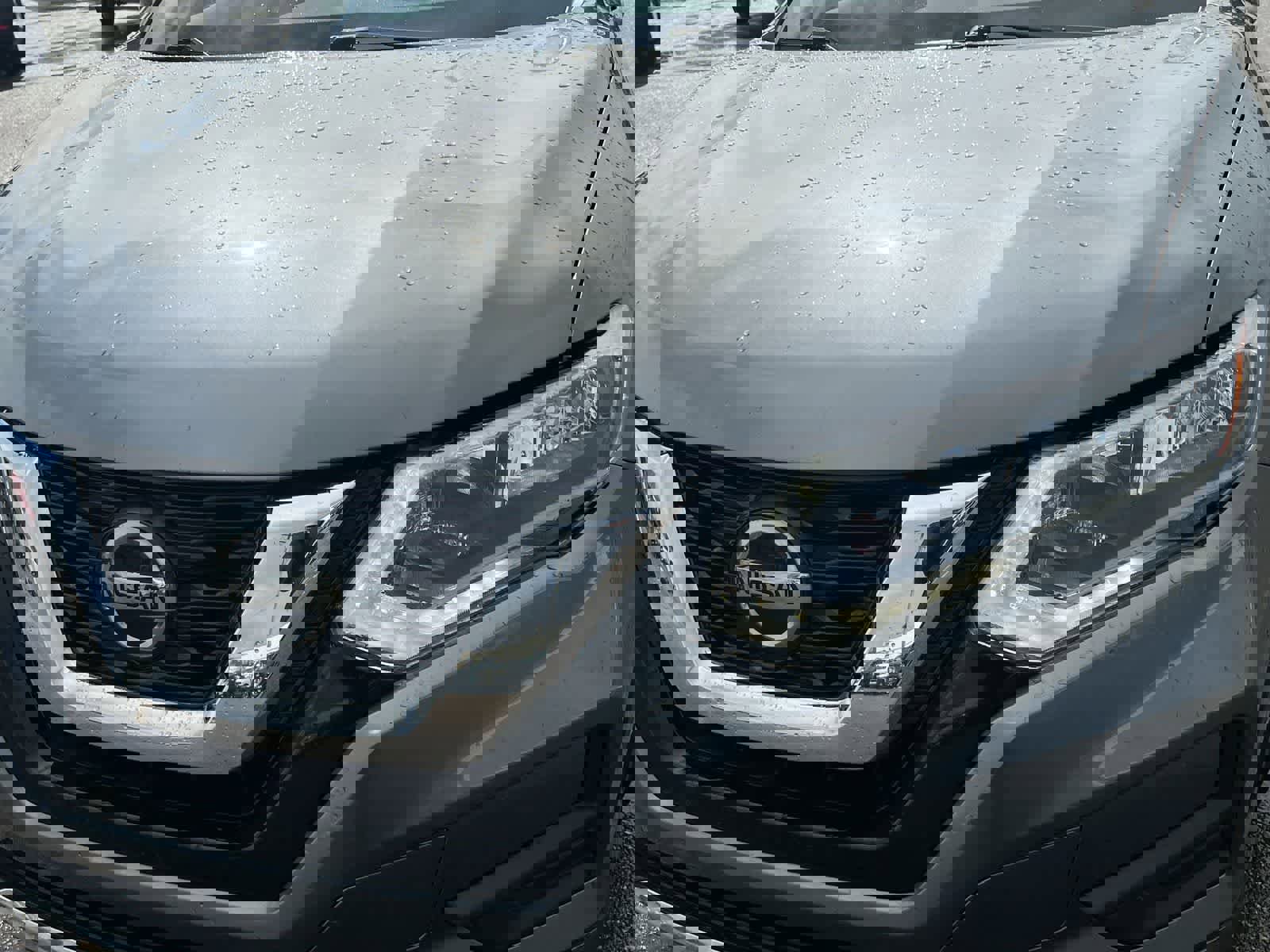 Used 2018 Nissan Rogue S image 11