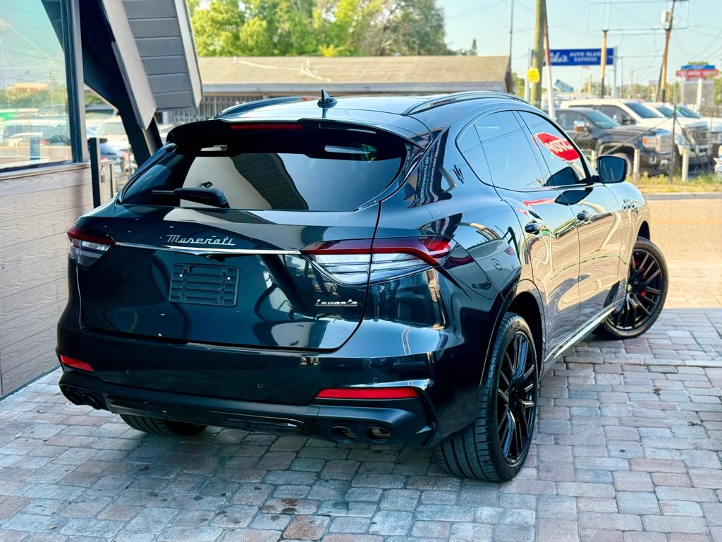 Used 2022 Maserati Levante Modena AWD/4WD image 3