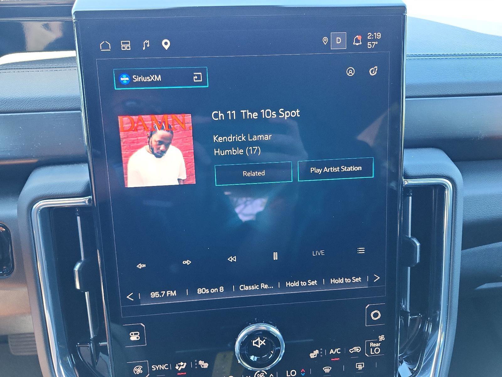 Certified 2025 GMC Yukon Denali w/ Sun & Power Step Package image 17