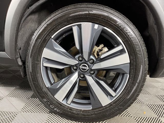 Used 2023 Nissan Rogue SL w/ SL Premium Package image 14