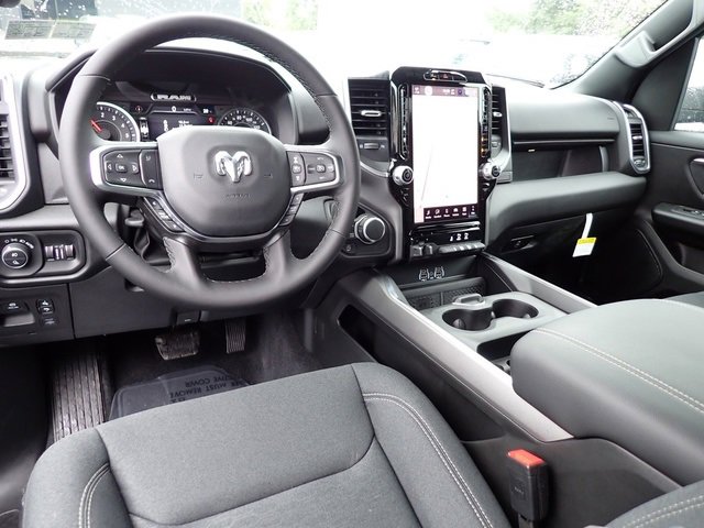 New 2026 RAM 1500 4x4 Crew Cab image 14