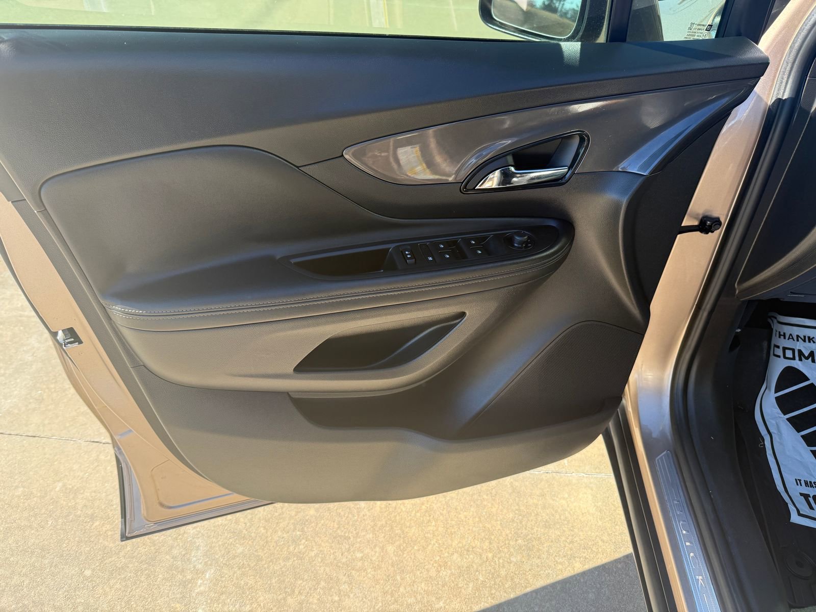 Used 2019 Buick Encore Essence image 8