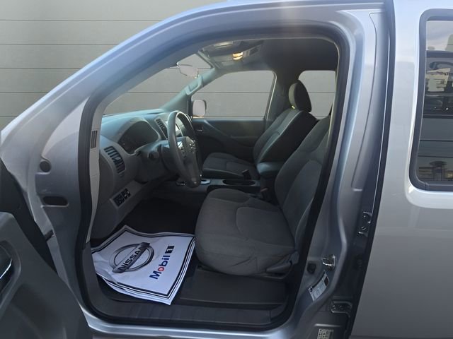 Used 2020 Nissan Frontier SV image 13