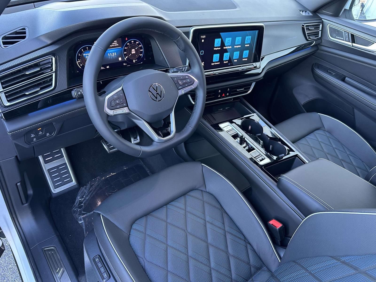 New 2026 Volkswagen Atlas Cross Sport SEL Premium R-Line image 10