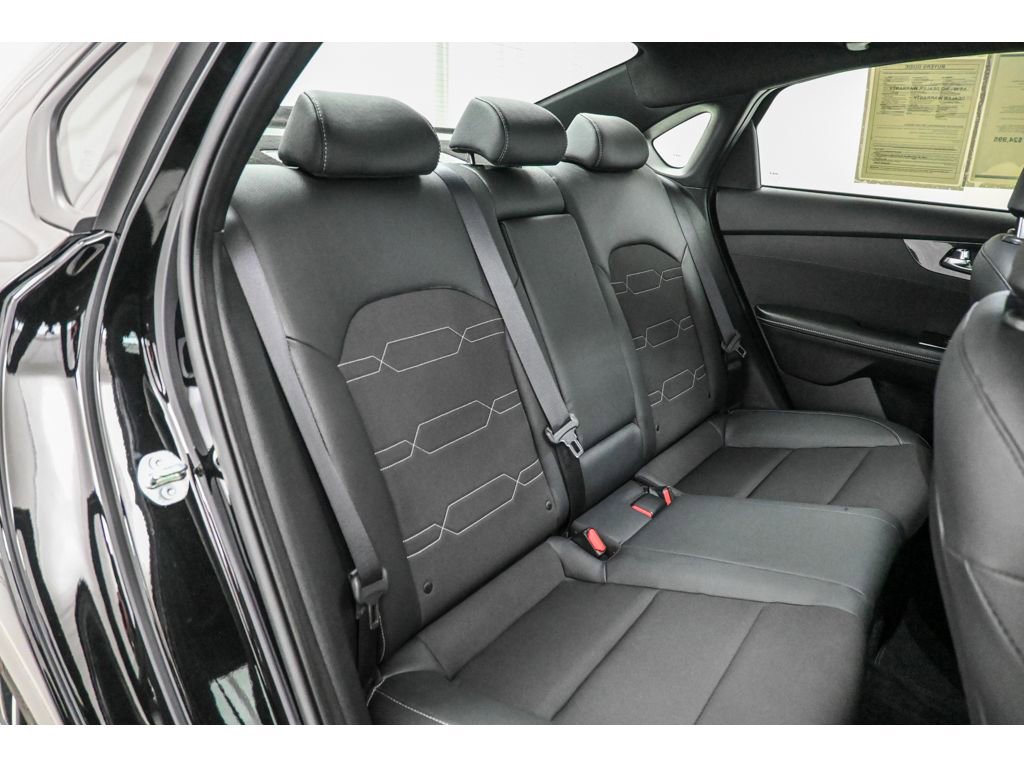 Used 2024 Kia Forte GT-Line w/ GT-Line Premium Package image 18