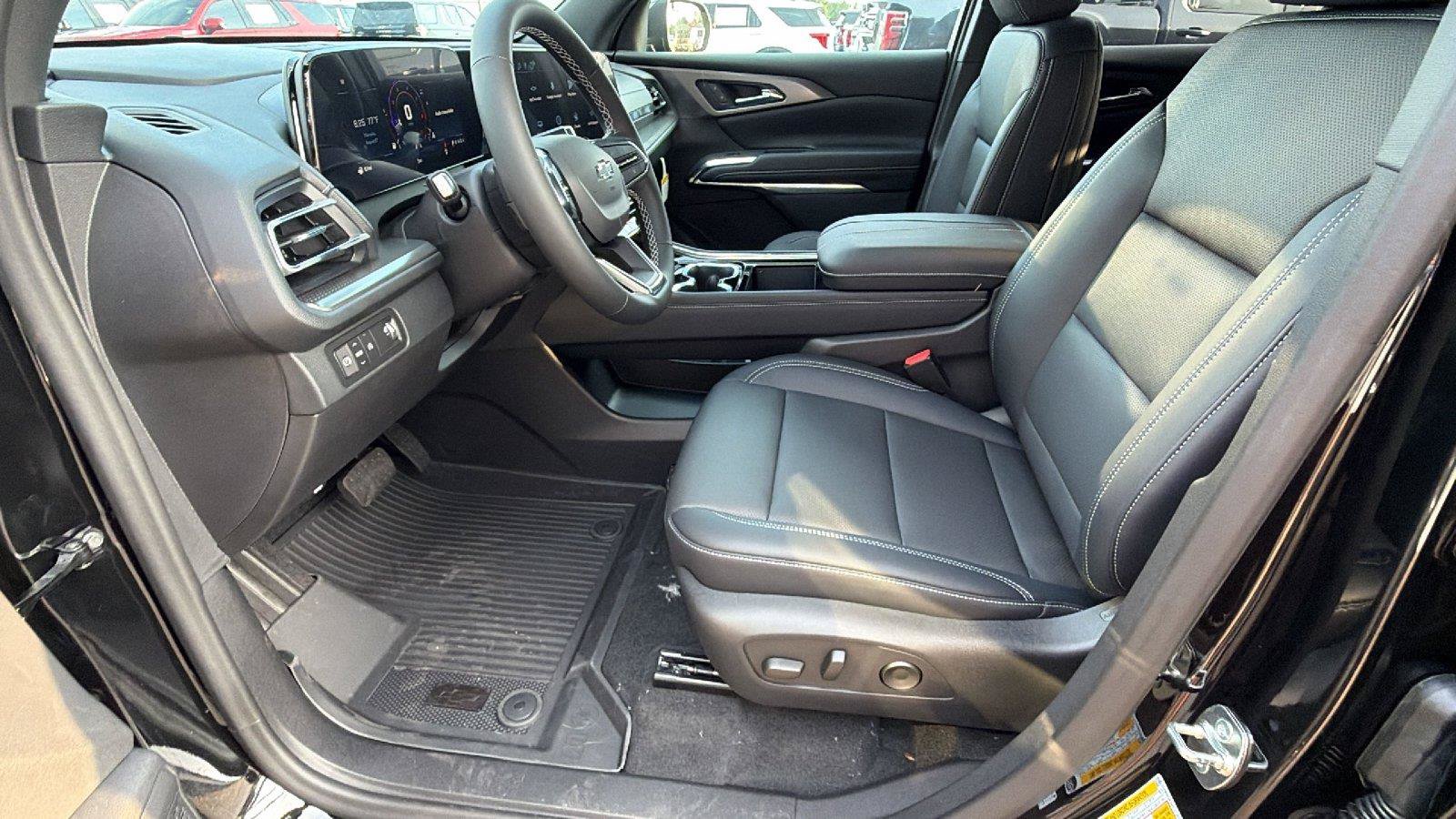 New 2027 Chevrolet Traverse LT w/ Midnight/Sport Edition FWD image 16