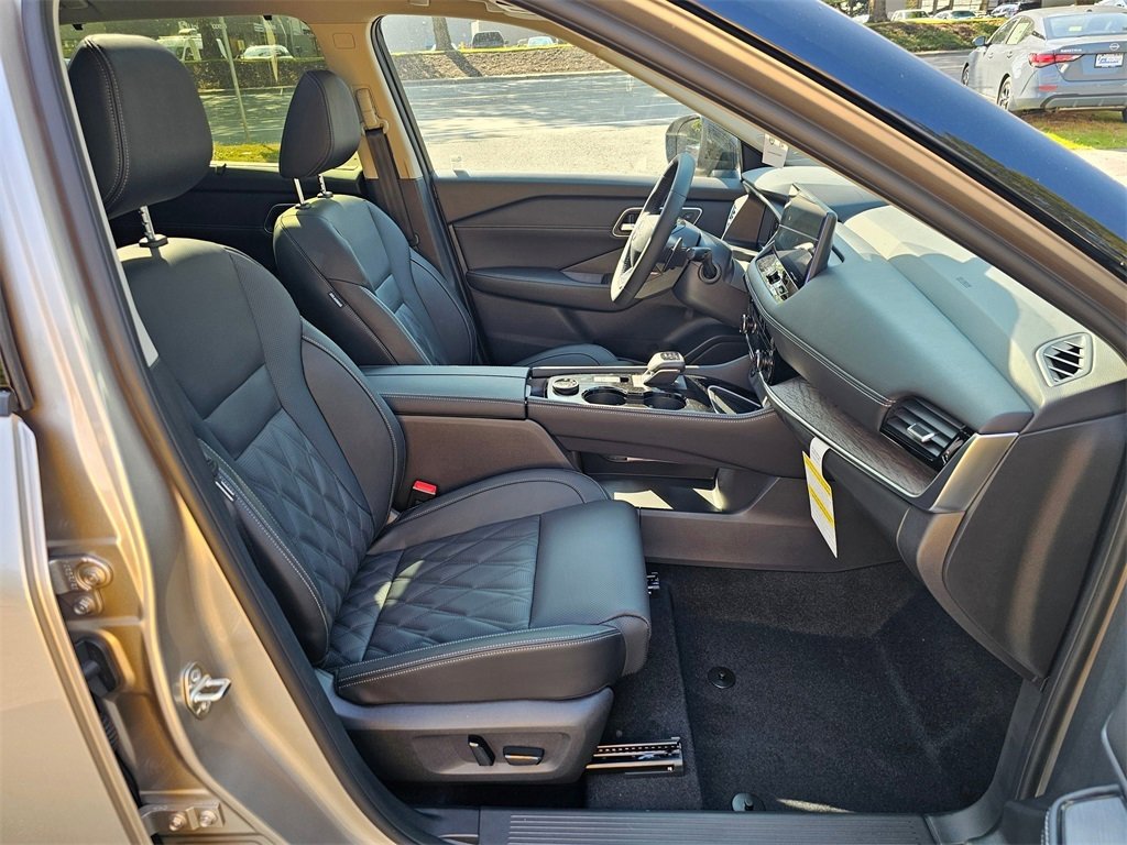 New 2026 Nissan Rogue Platinum image 28