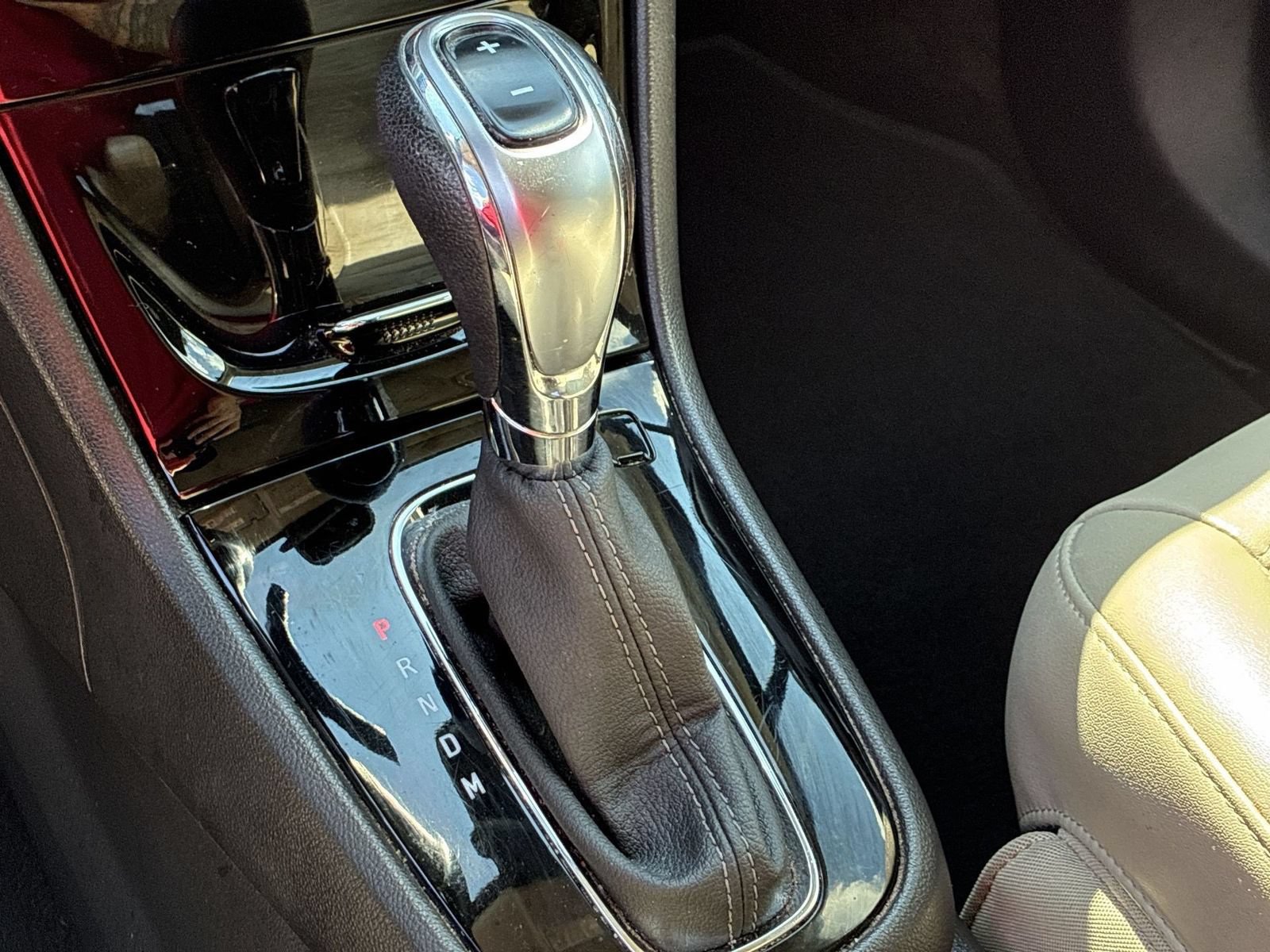 Certified 2019 Buick Encore Essence FWD image 15