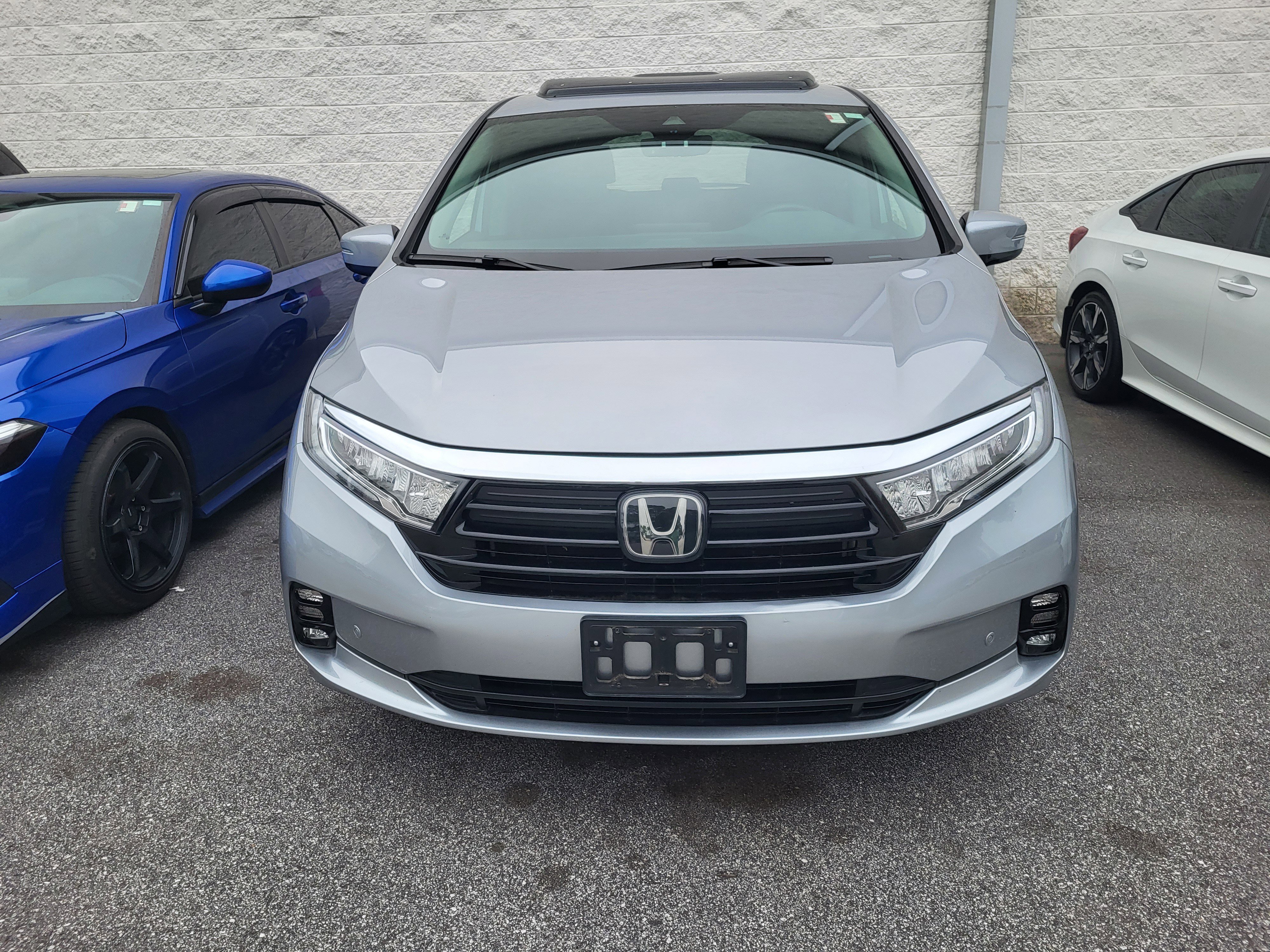 Used 2021 Honda Odyssey Elite image 2