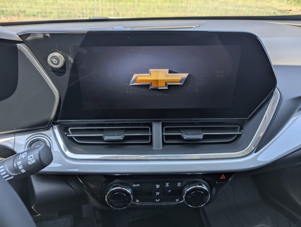 New 2025 Chevrolet Trax LT w/ LT Convenience Package image 23