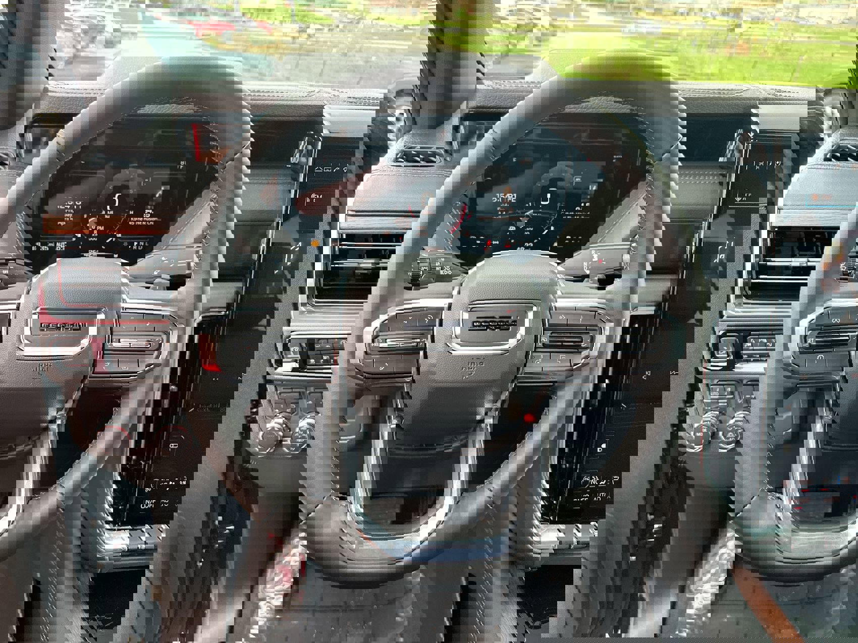 Used 2025 GMC Yukon XL Denali image 28