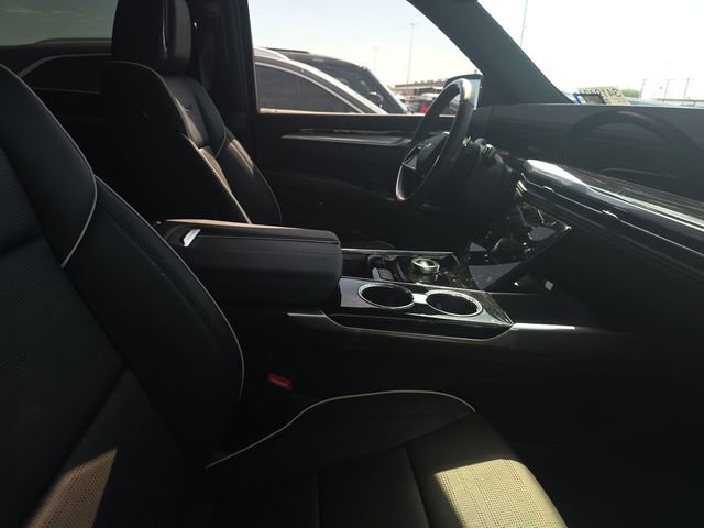 Used 2025 Cadillac Escalade Sport w/ Touring Package image 7