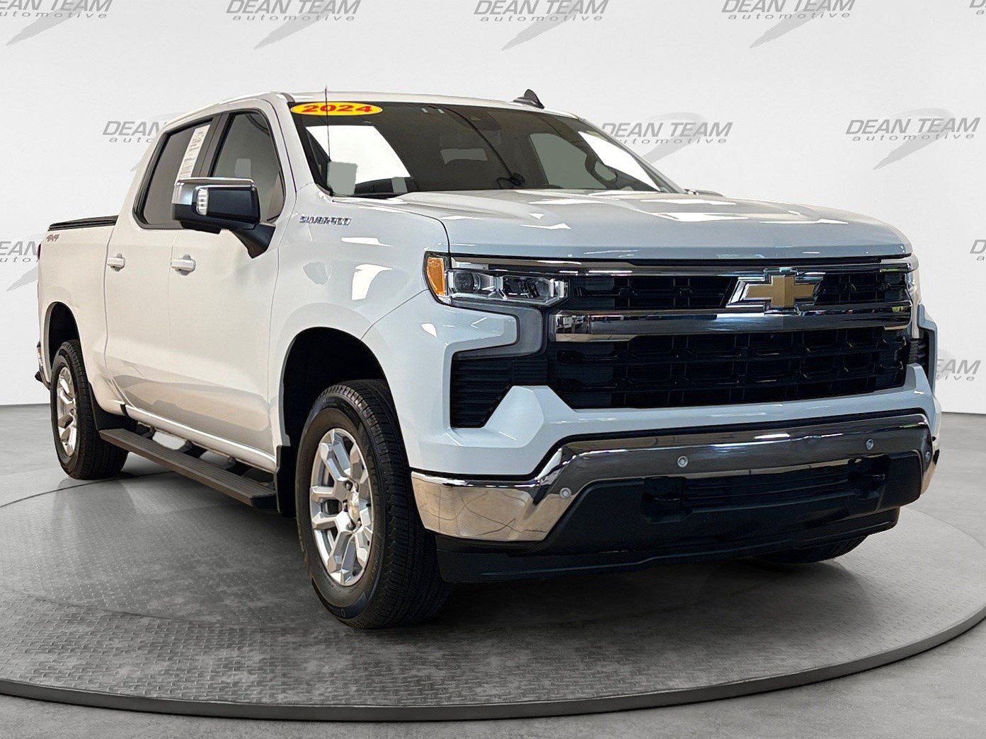 Used 2024 Chevrolet Silverado 1500 LT w/ Safety Package AWD/4WD image 3