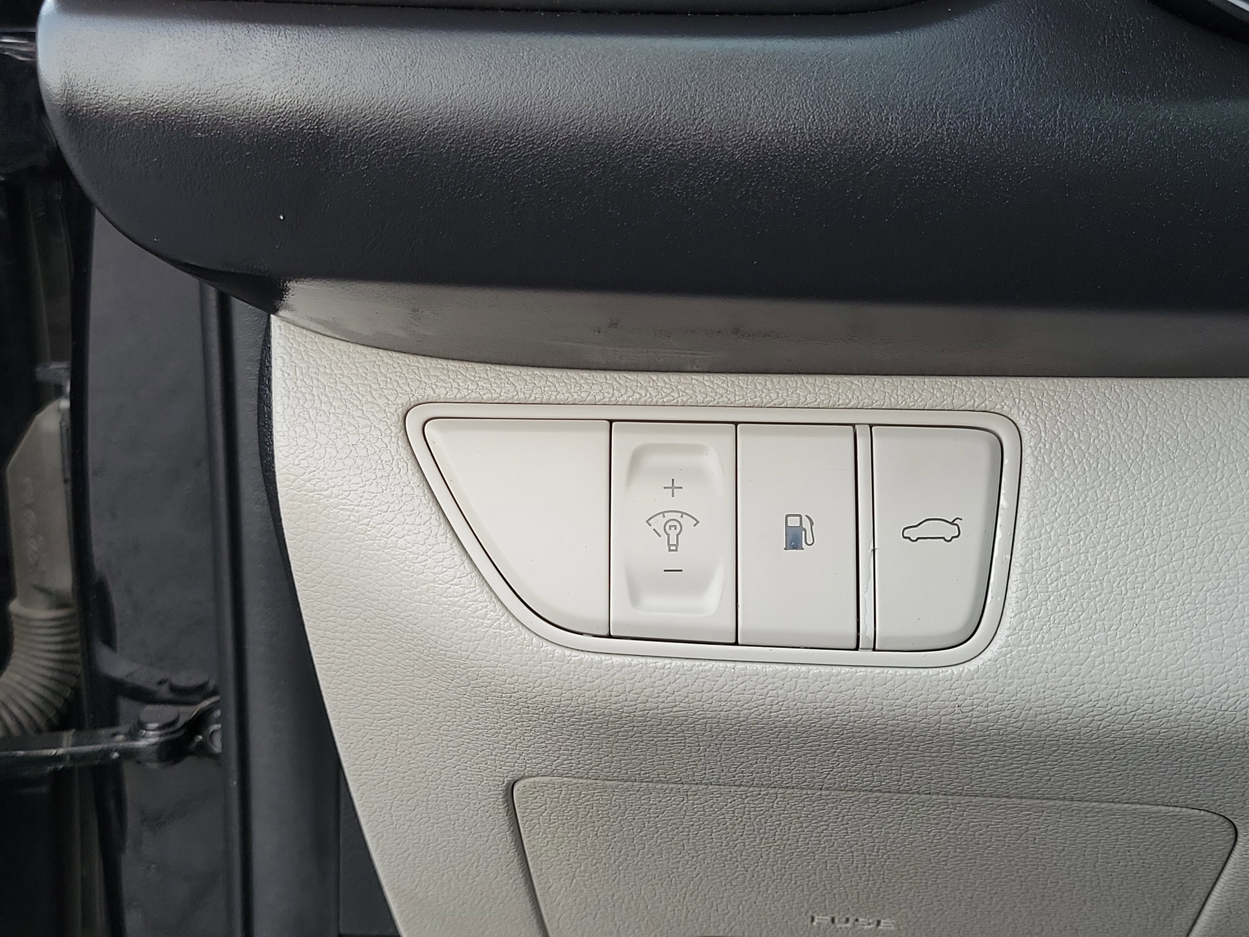 Certified 2023 Genesis G70 2.0T image 13