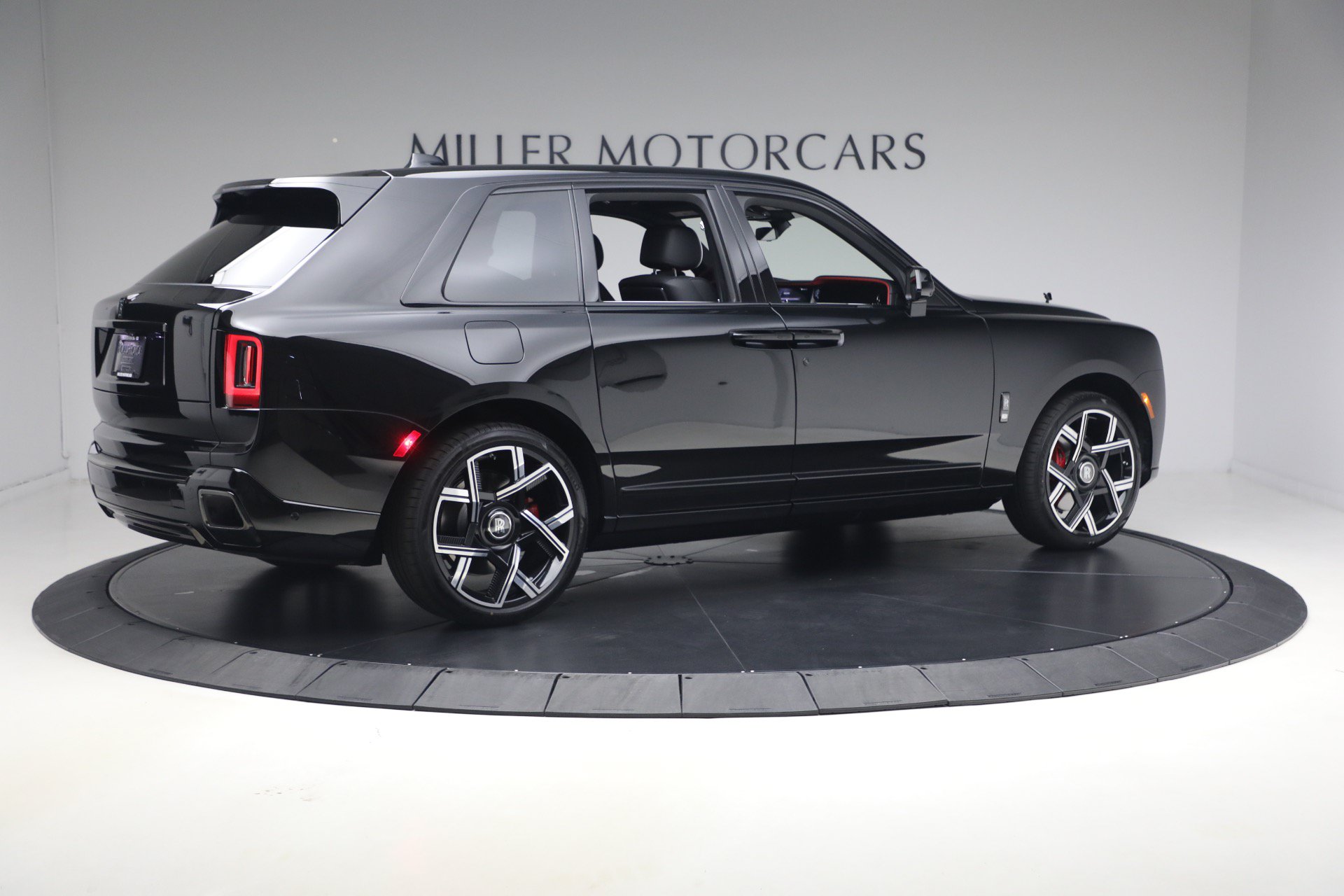 New 2027 Rolls-Royce Cullinan Black Badge AWD/4WD image 9