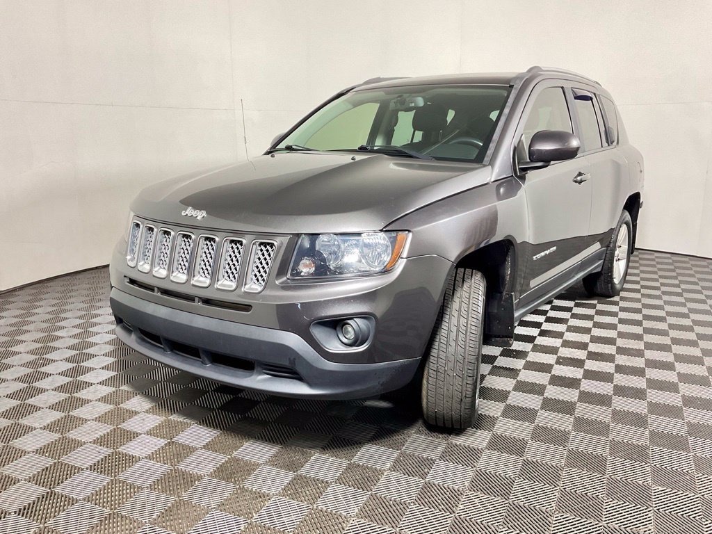Used 2016 Jeep Compass Latitude AWD/4WD image 2