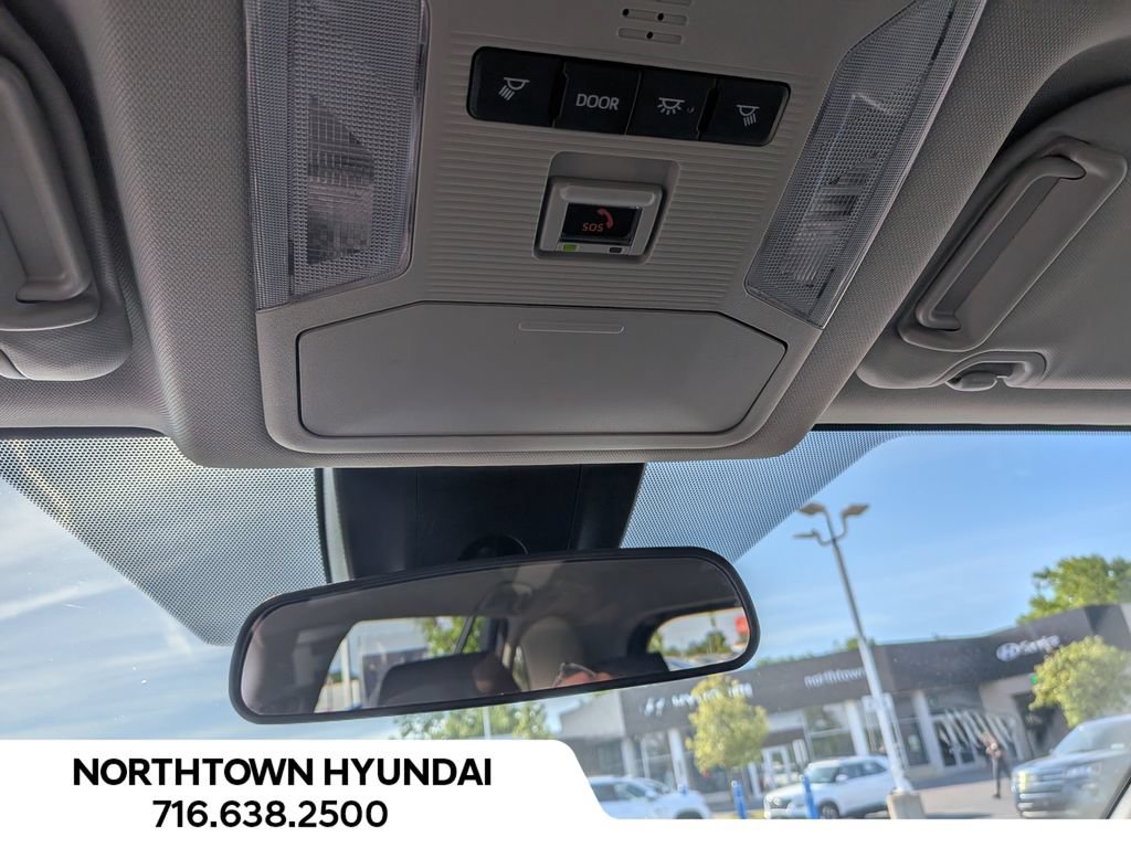 Used 2025 Toyota RAV4 XLE AWD/4WD image 24