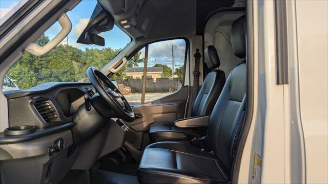 Used 2022 Ford E-Transit 148 High Roof Extended image 14