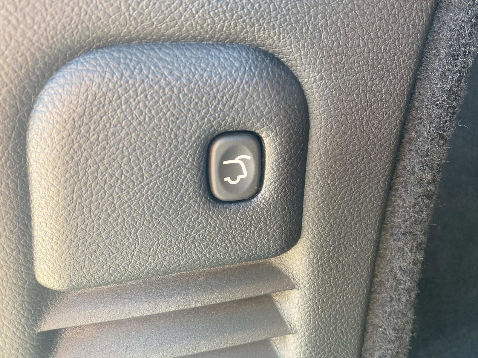 Used 2024 Dodge Durango GT RWD image 8