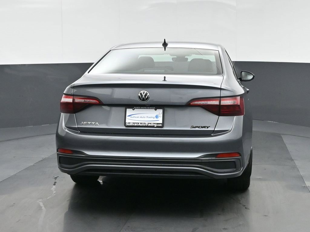Used 2024 Volkswagen Jetta Sport image 6