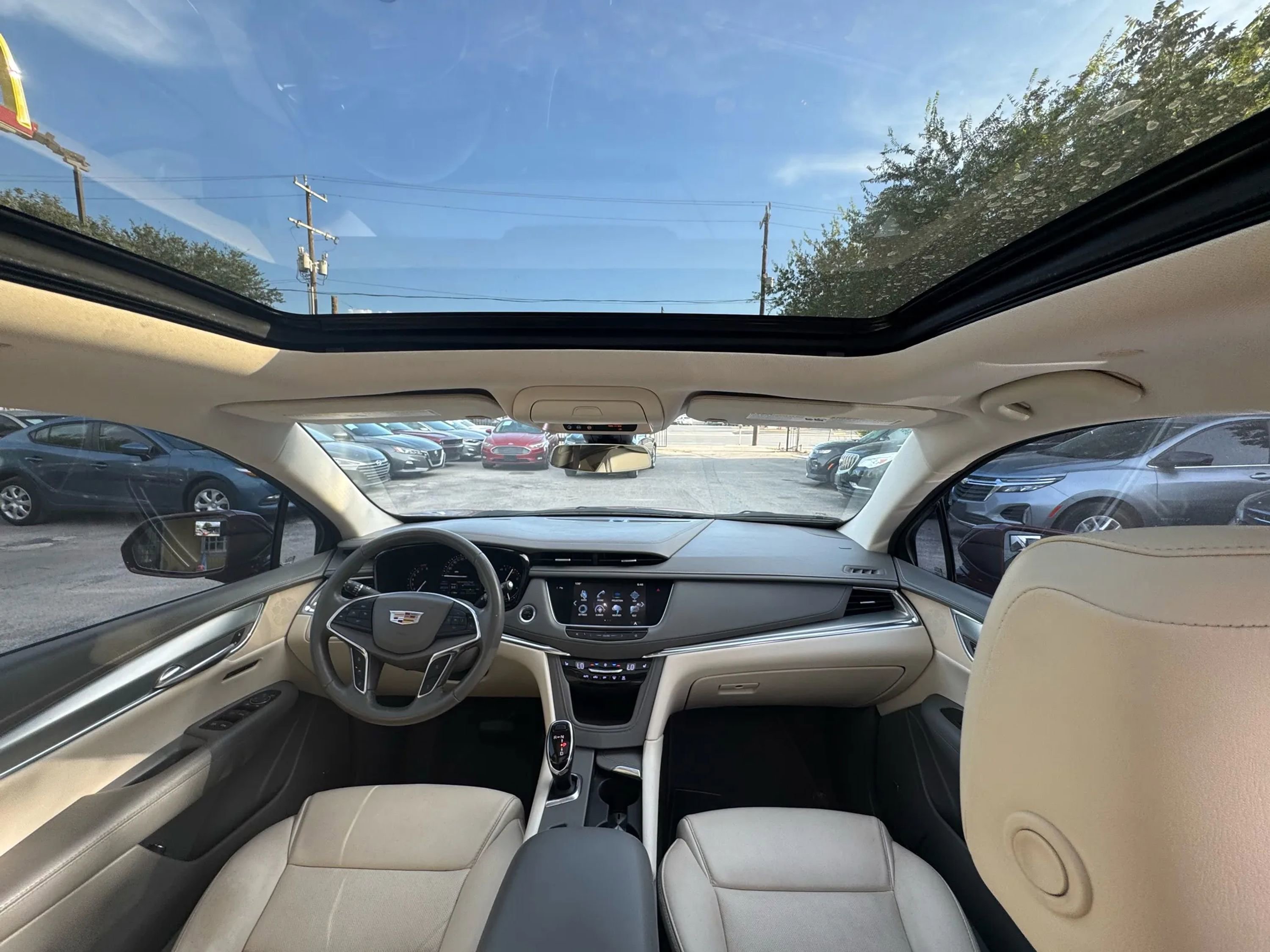 Used 2018 Cadillac XT5 Luxury w/ Driver Awareness Package image 14