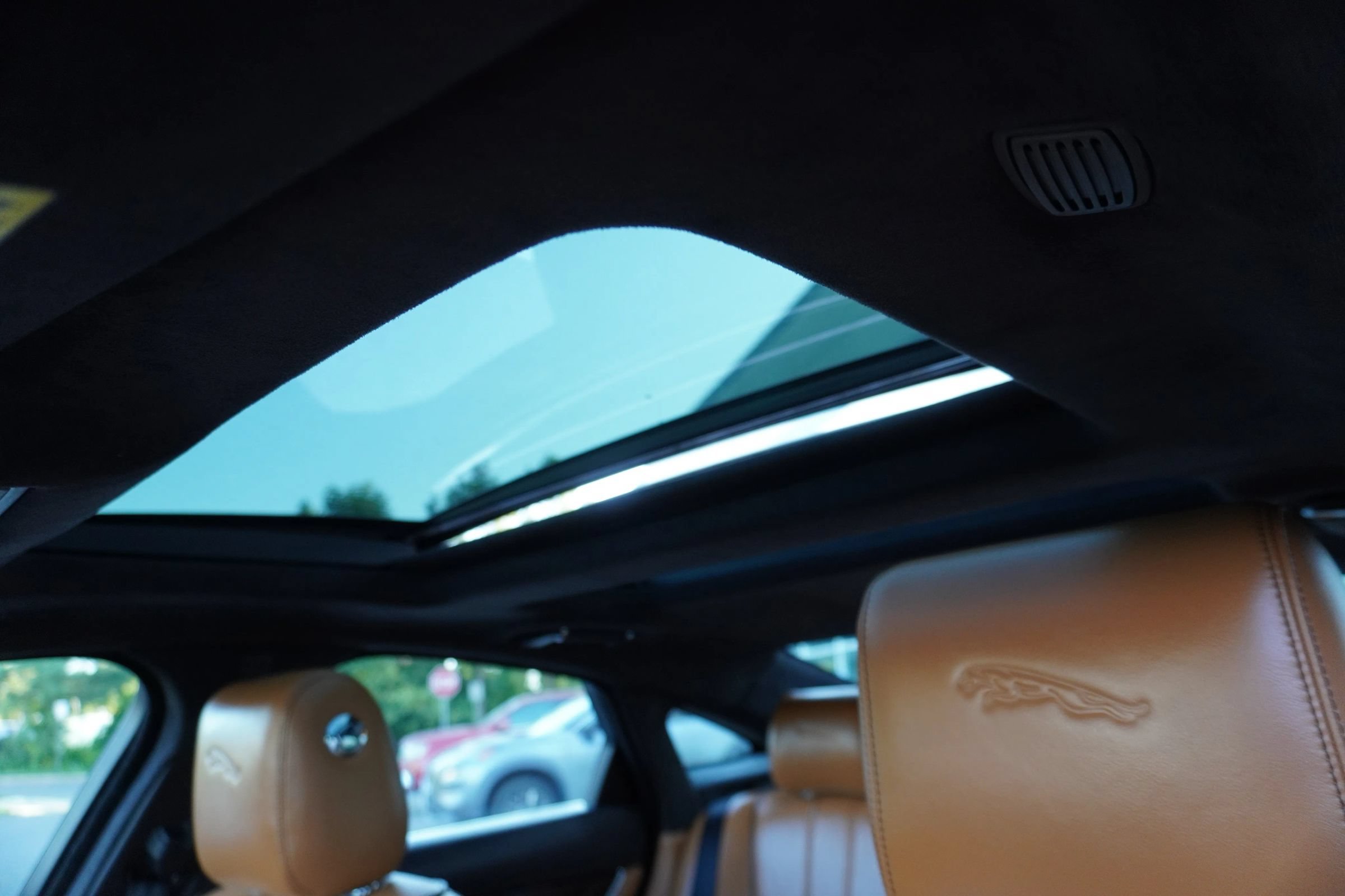Used 2012 Jaguar XJ Supercharged RWD image 24