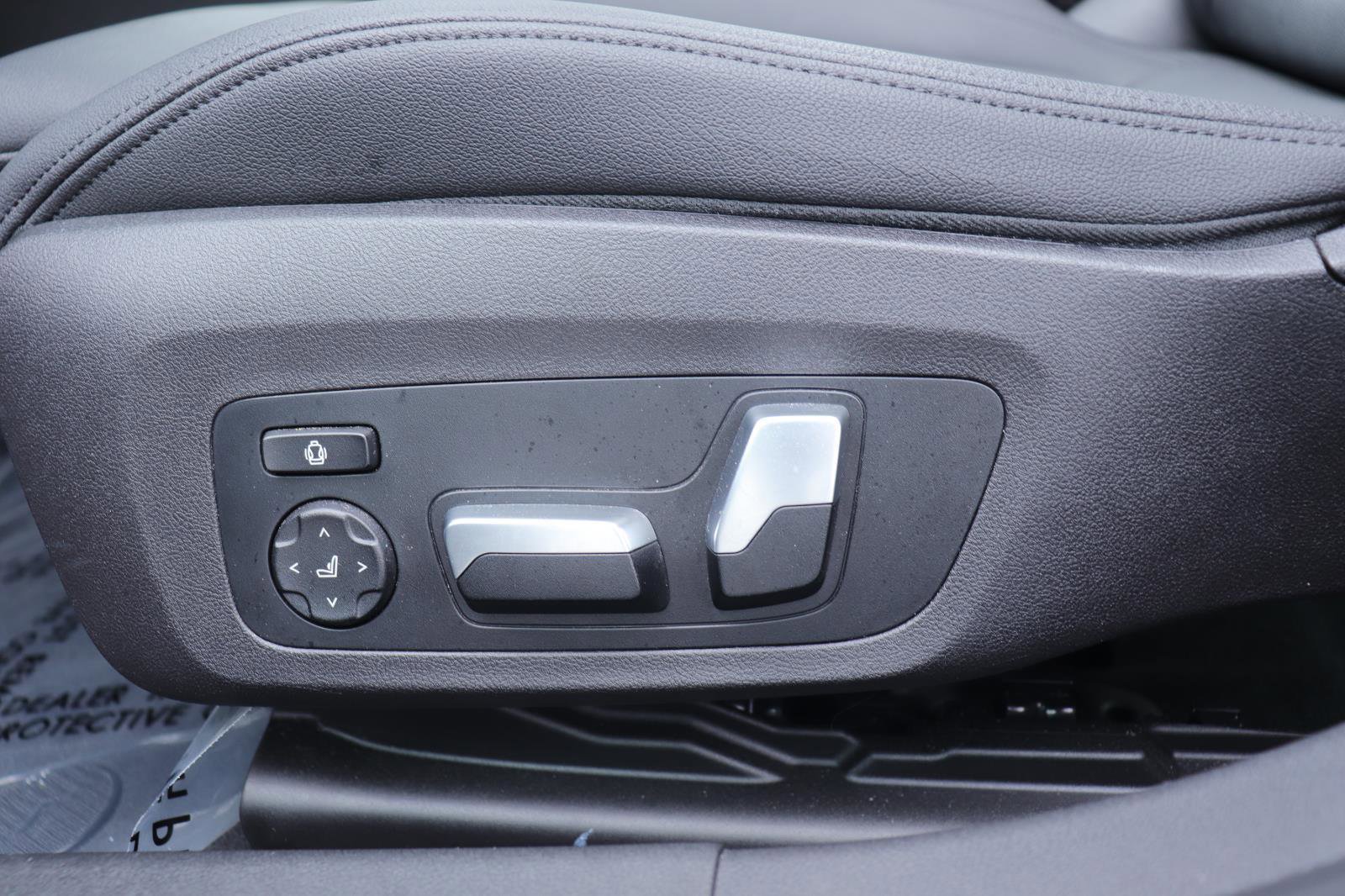 Used 2020 BMW 330i Sedan w/ Premium Package image 21