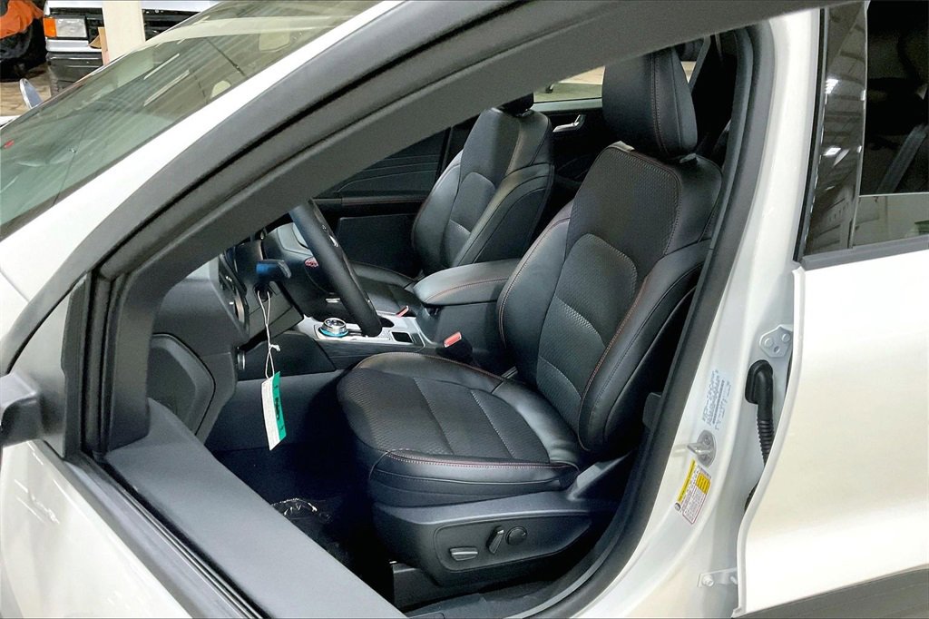 New 2026 Ford Escape ST-Line Select image 9