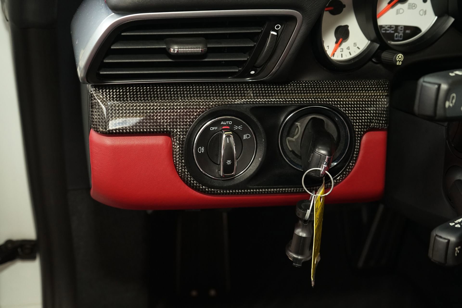 Used 2018 Porsche 911 Turbo S image 28