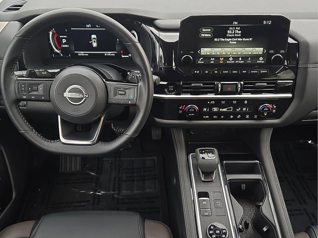 Used 2025 Nissan Pathfinder Platinum AWD/4WD image 12